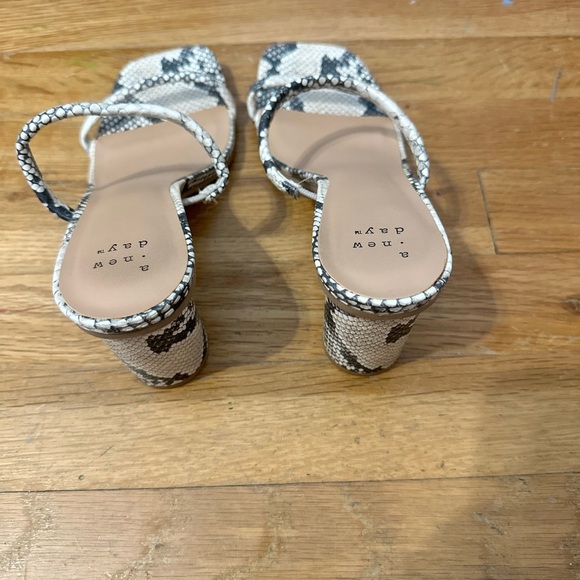 A New Day Black and White Heels with Snakeskin Print - Picture 2 of 3